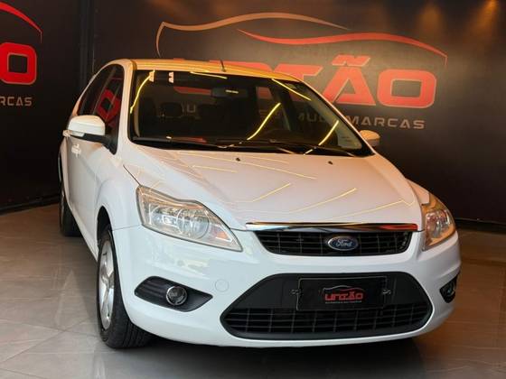 FORD FOCUS 1.6 8V GASOLINA 4P MANUAL FORD FOCUS 1.6 8V GASOLINA 4P MANUAL